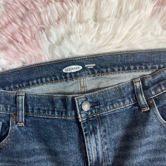 Old Navy Boyfriend Mid Rise Jeans Women's Size 14 - Picture 3 of 5